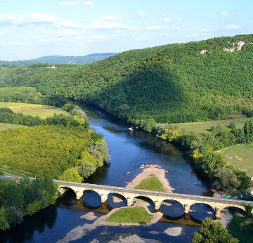 Pont sur la Dordogne en Aquitaine